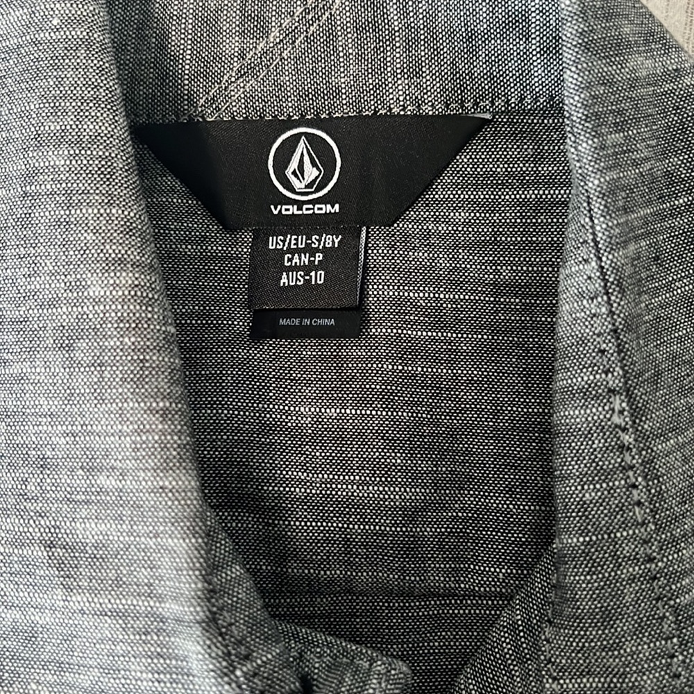 Volcom Boy Top - Picture 2 of 2
